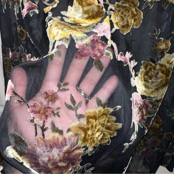 A New Day Sheer Velvet Floral Long Sleeve Blouse Size Large - Picture 5 of 9